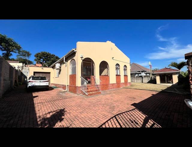 3 BEDROOM HOUSE FOR SALE IN BLUFF
